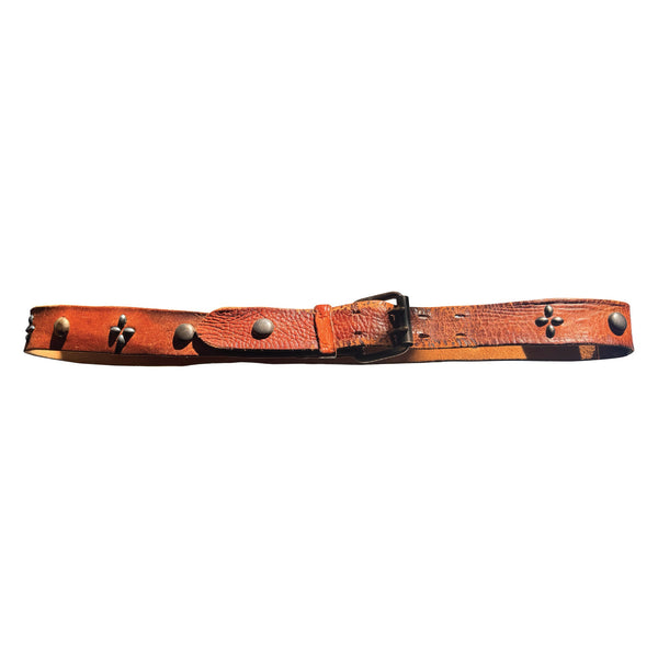 V18: Vintage belt on brown leather with bottlecaps and oval studs