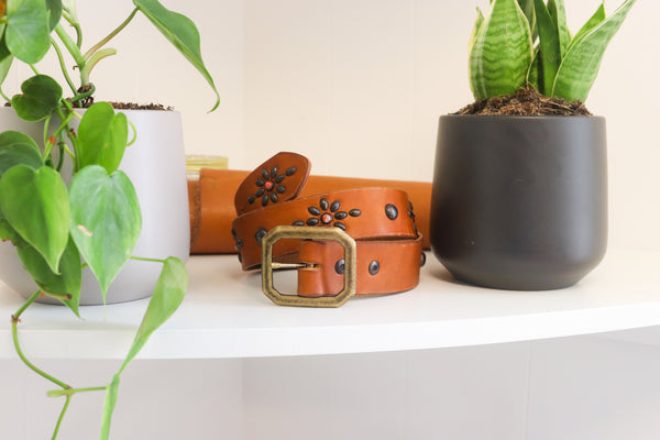 New Studio Belt 400. Tan leather with coral stones. Size 30 only.