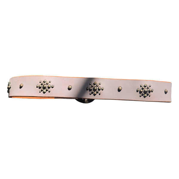 V16: Vintage belt on lavender leather with small studding and engraved oval buckle
