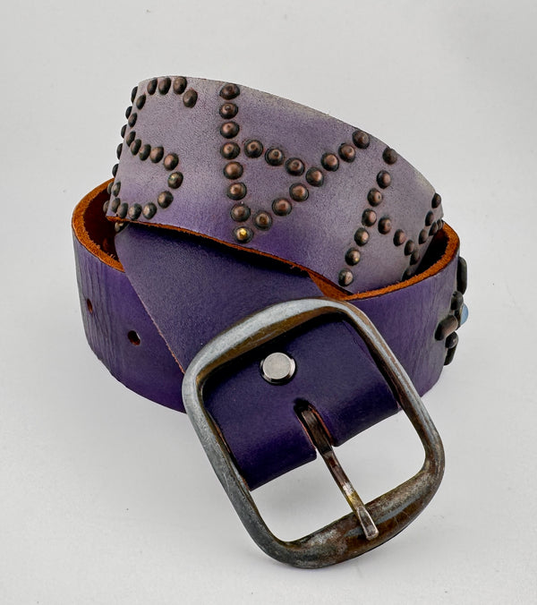 V19: Purple vintage "CHASE ME" belt with opal stones